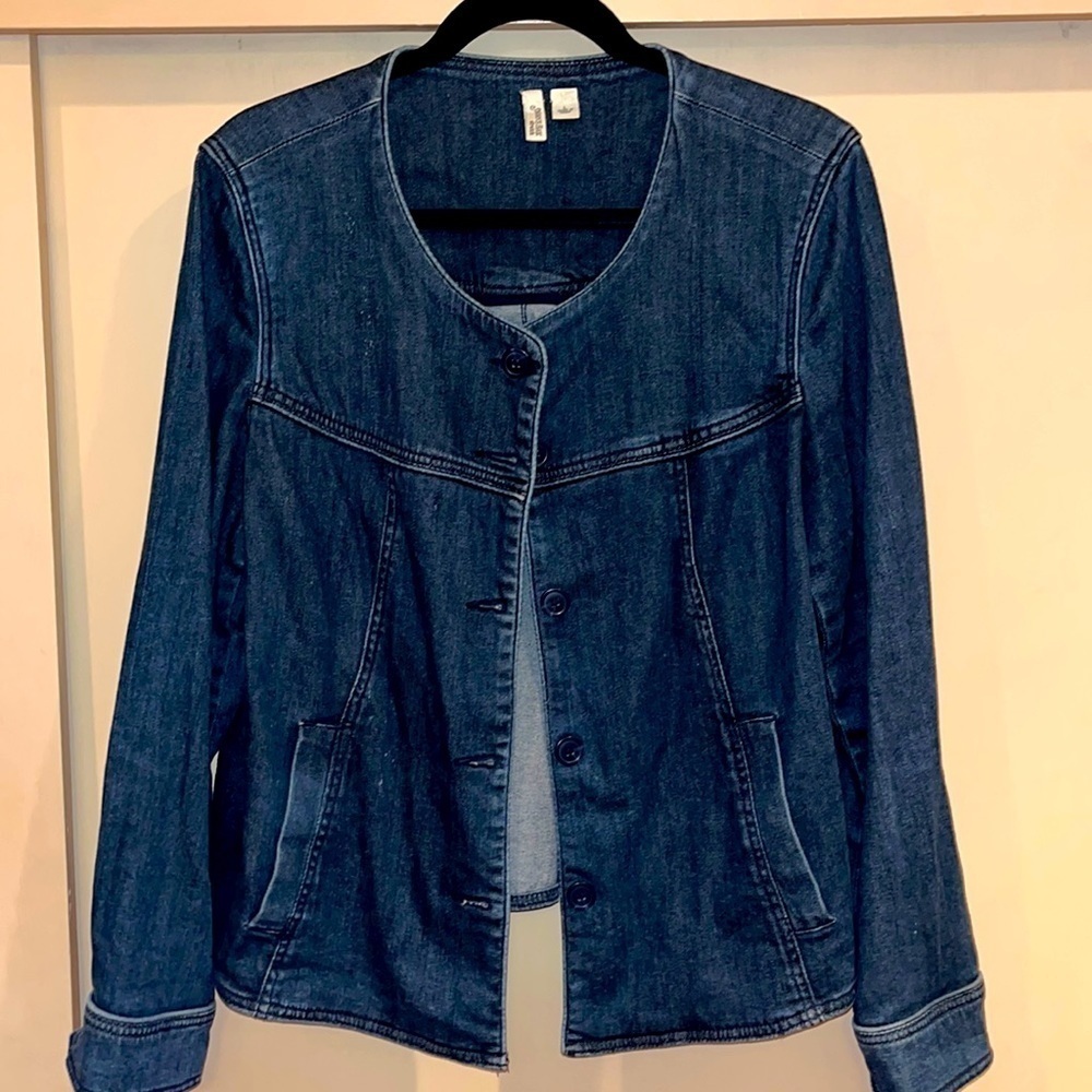 St John’s Bay Stretch denim button up shorty jacket size Large, 99% cotton